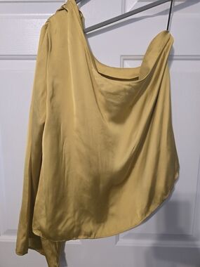 H&M Satin Asymmetric One-Shoulder Top in Mustard Yellow Sz. L